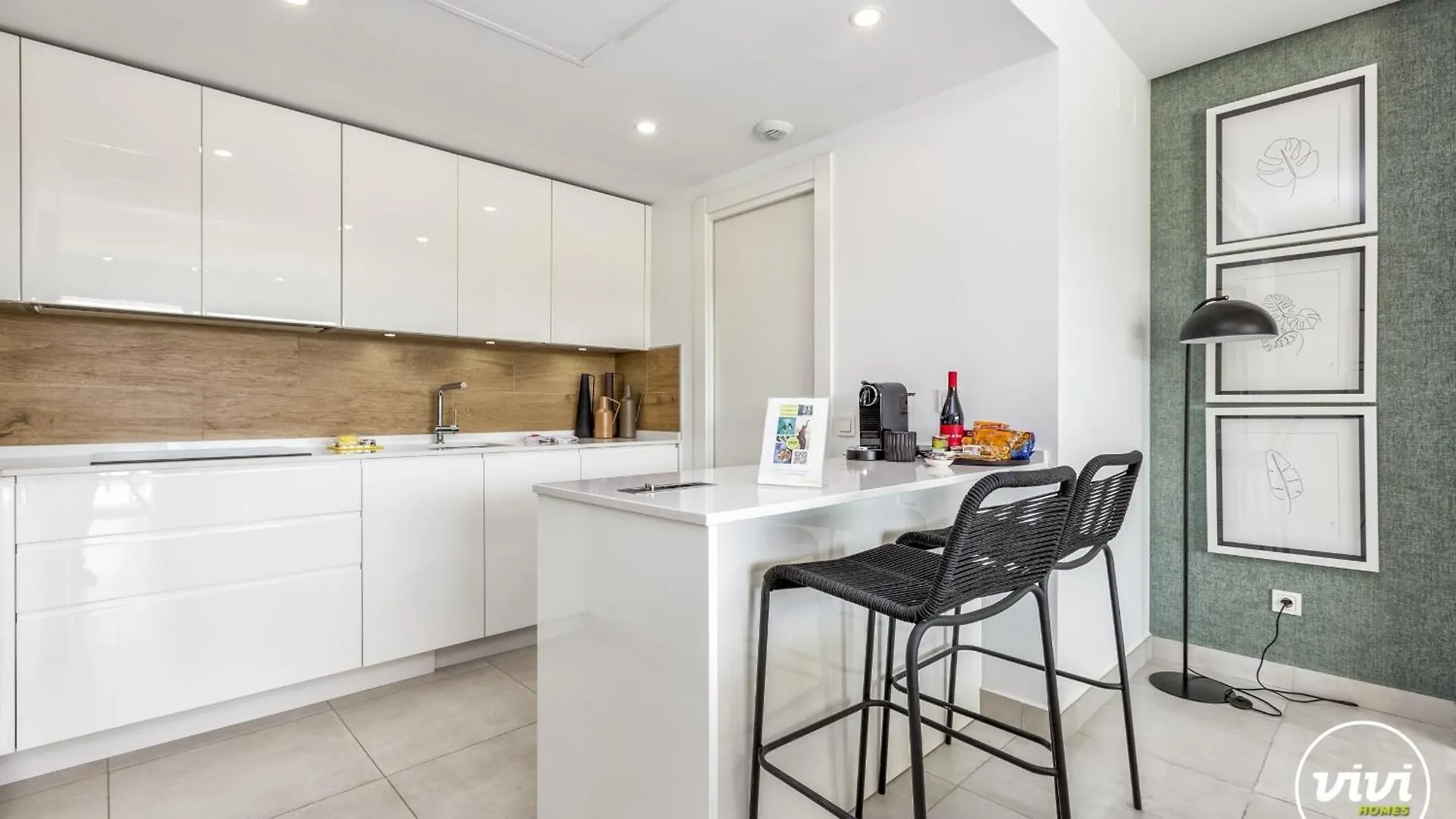 Vivi Homes - Casa Element Pool, Terrace & Golf Marbella İspanya