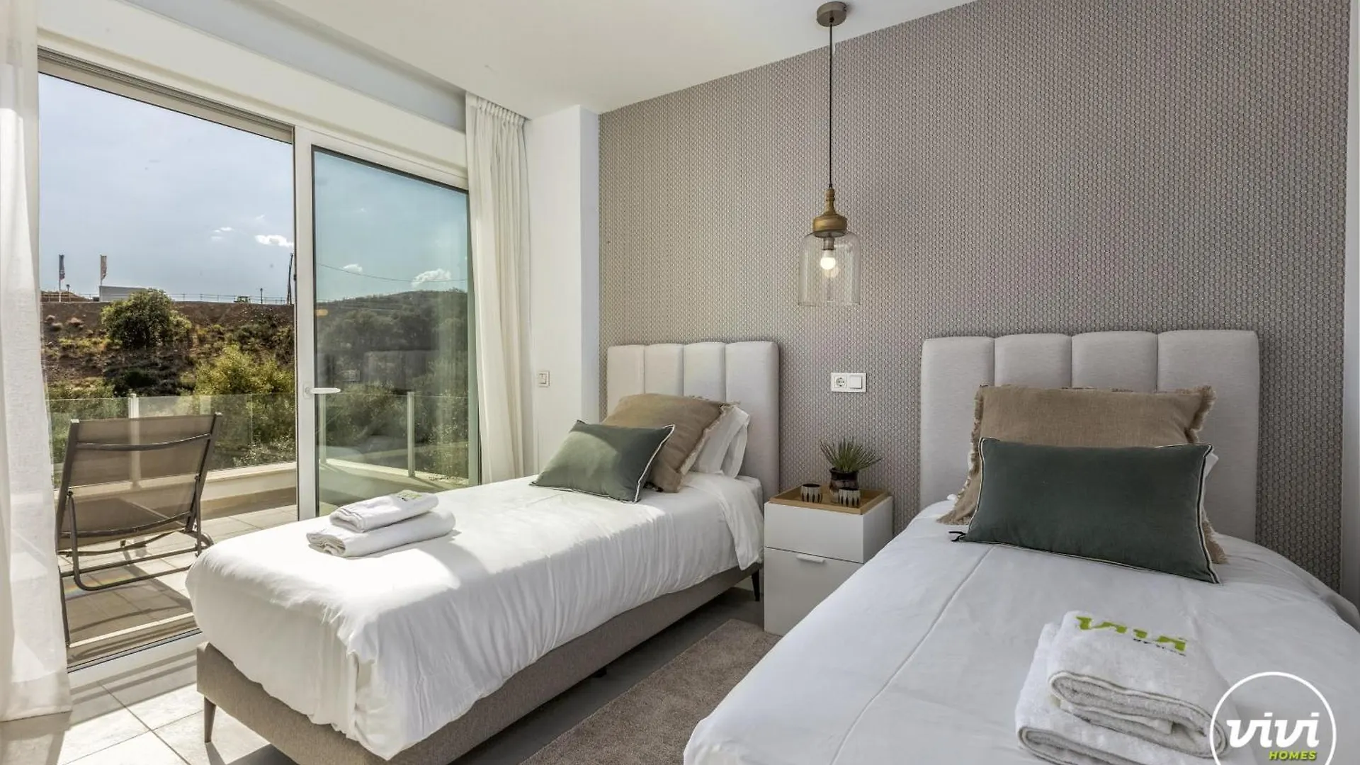 Vivi Homes - Casa Element Pool, Terrace & Golf Marbella 0*,